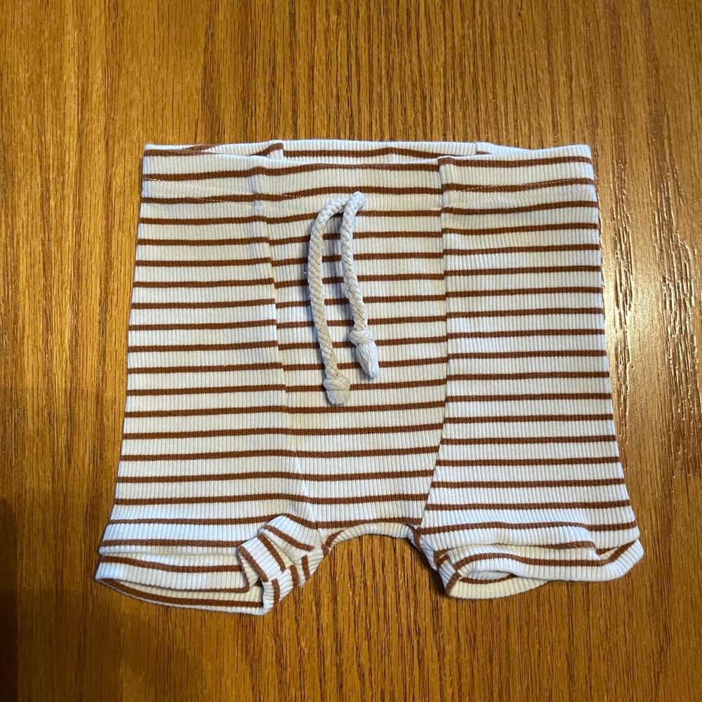 gently used, washed, and ready. have been inspected and show no sign of defects.